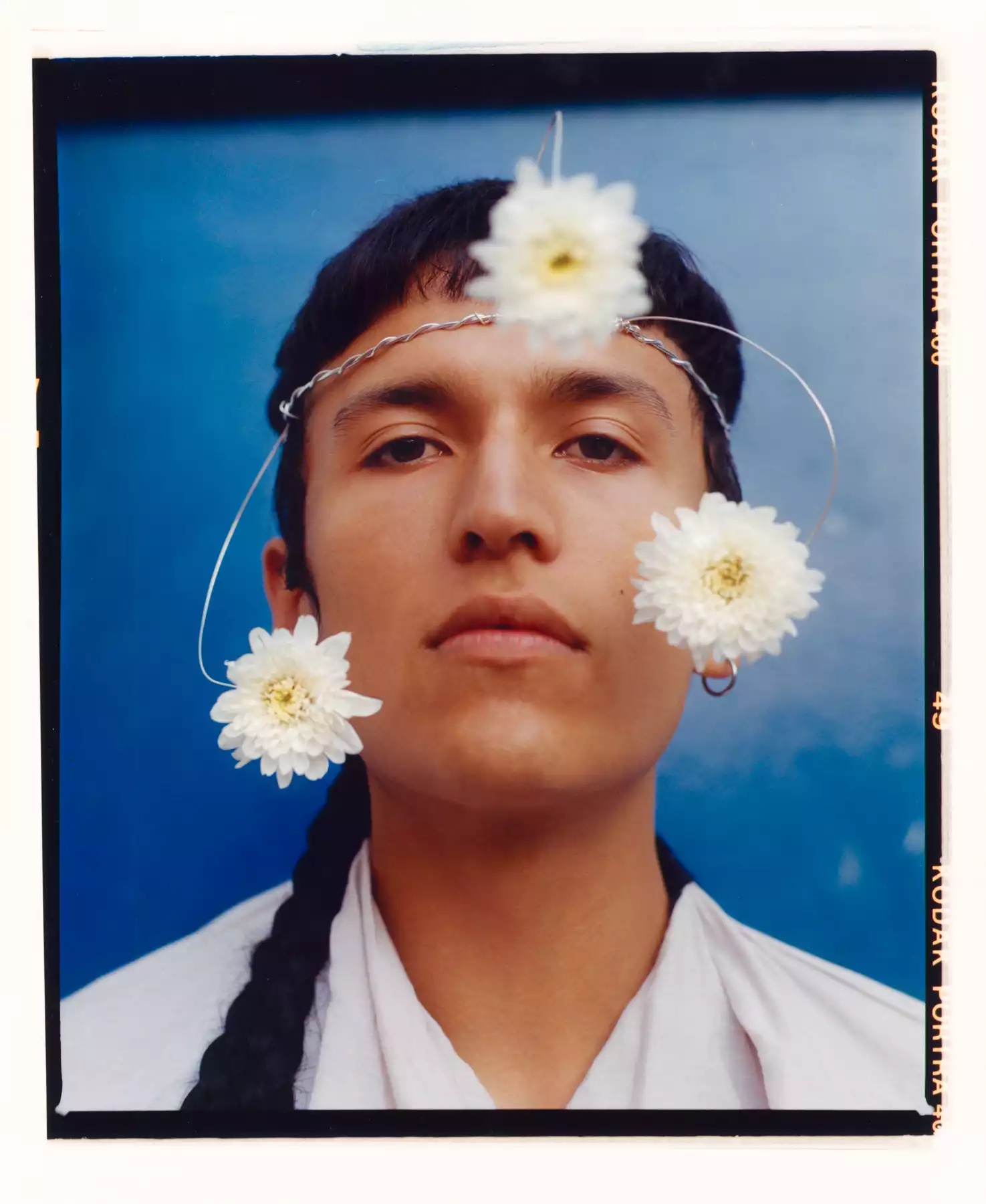 Cette photographie a été réalisé par le photographe Raul Guillermo. Cette photographe a été réalisé pour une exposition photographique à Londres. Le photographe Raul Guillermo est représenté par l’agence d’artistes ANTIGNY AGENCY. Antigny Agency est une agence de talents fondée par Alexis Antigny.